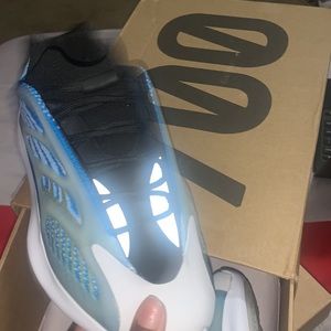 Yeezys 700 v3